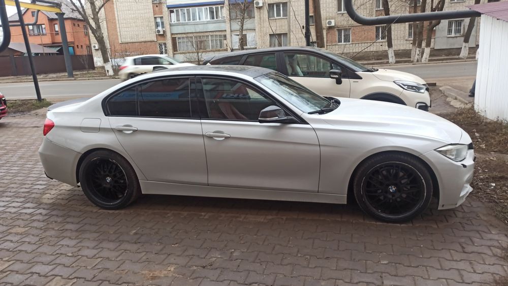 Продам bmw 328i f30