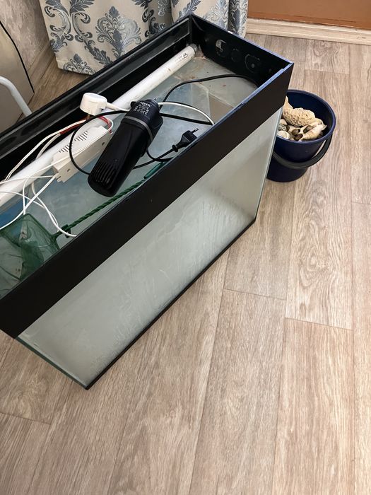 Продам аквариум с комплектом