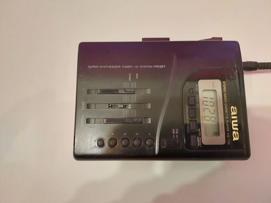 Walkman Aiwa, auto reverse, tuning digital FM/AM. Stare foarte bună.