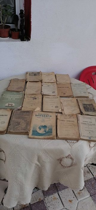 ofer  spre  vanzare  carti   din  perioada  1921  1928  30 lei