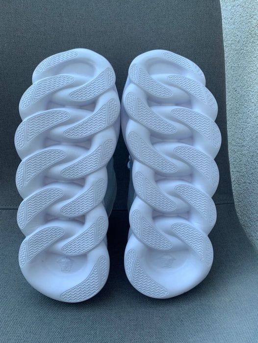 Versace Chain Reaction