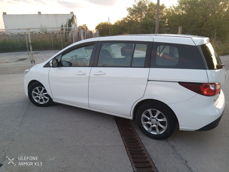 Лек автомобил Мазда 5