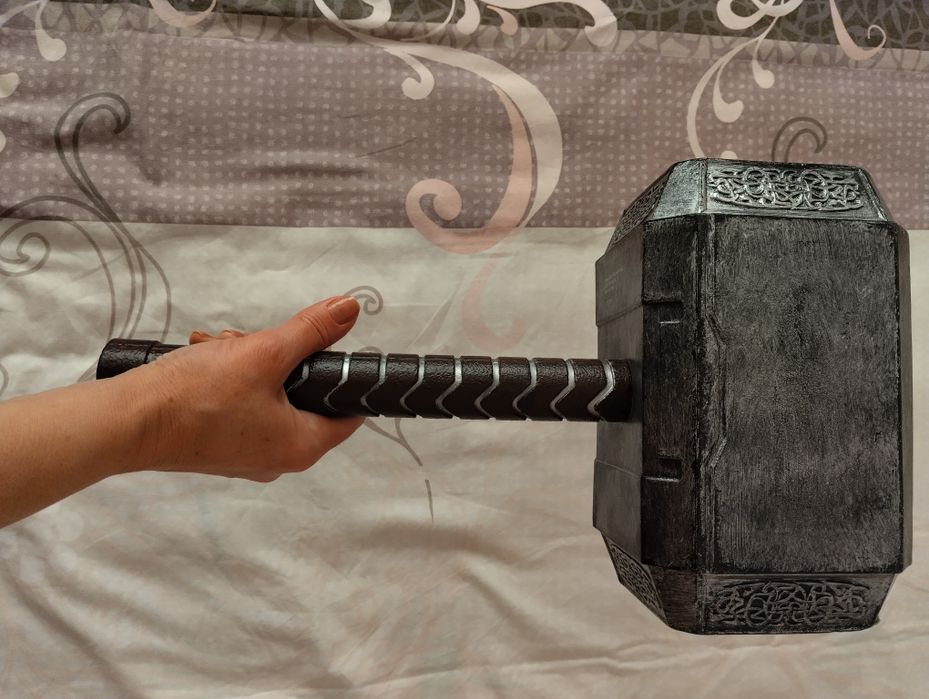 Костюм за Хелоуийн с пластмасов чук