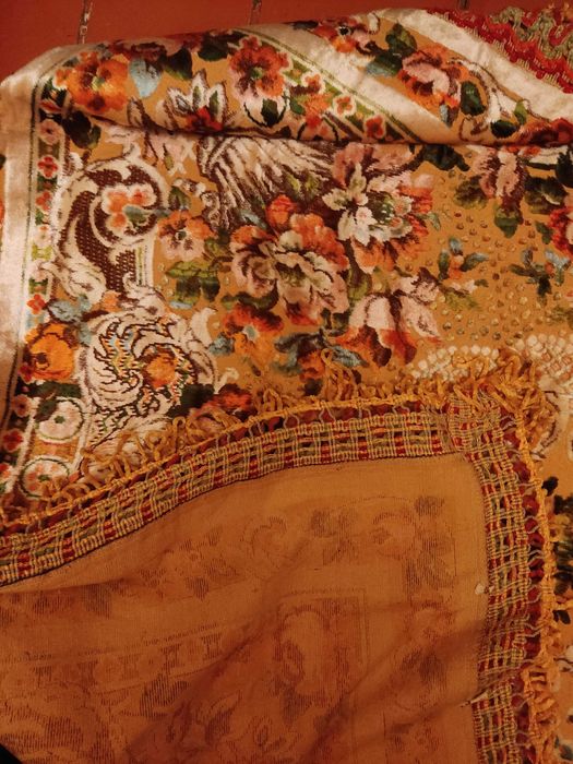 Скатерть винтажная из плюша