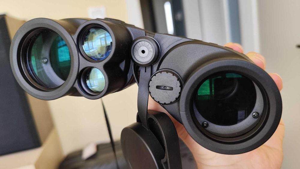 Бинокъл LRB20 8x40, с лазерен далекомер 1000 метра