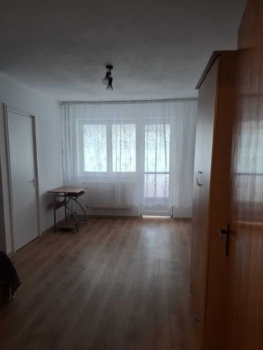 Garsoniera Craiovei de vanzare in bloc de apartamente