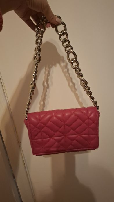 Страхотна червена чанта