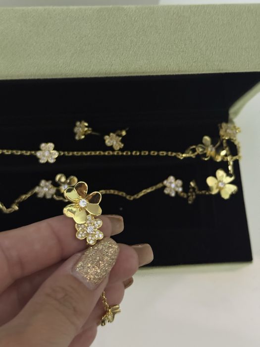 Van Cleef and Arpels  колие, гривна и обици