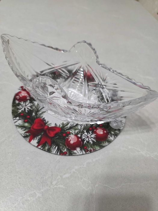 Вызы и салатники из хрусталя