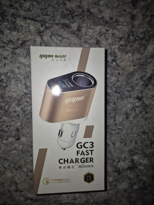 Incarcator telefon pentru masina auto Rapid, Fast Charger cu afisaj  digital