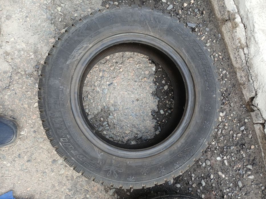 Продам резины (покрышки)