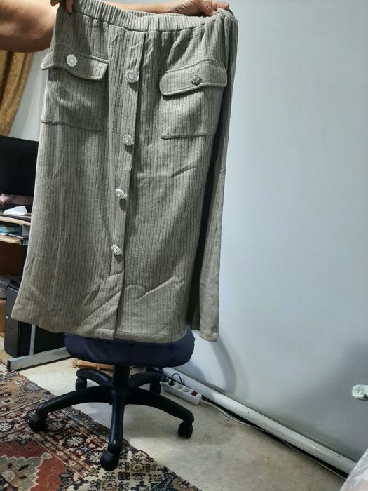 Продам платия 2 разные
