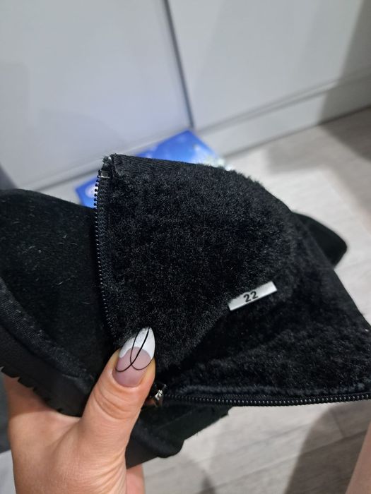 Продам детские угги