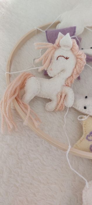 Carusel fetite handmade. Carusel bebelusi personalizat. Carusel handmade. Carusel personalizat. Cadouri nou nascuti