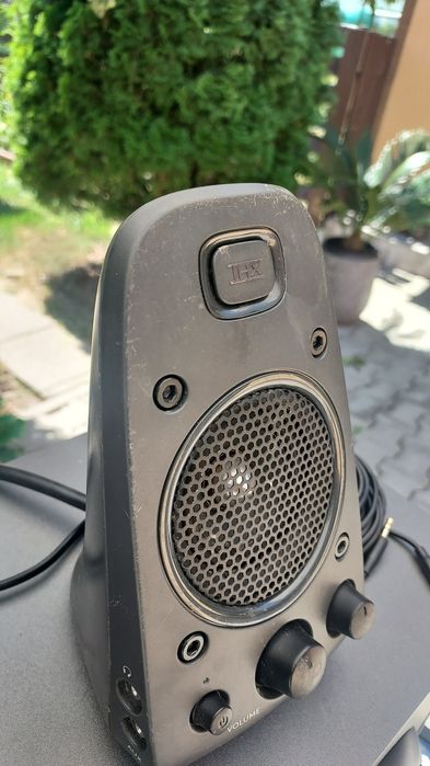 Subwoofer Z625 optical LOGI, pierdut un satelit