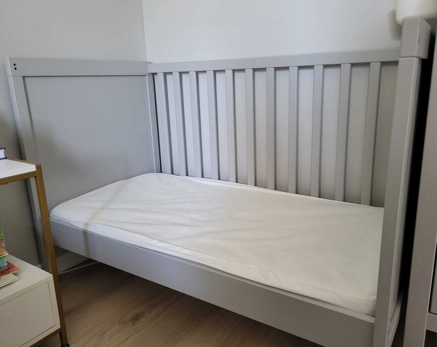 Patut si mobiler pentru infasat/comoda bebe