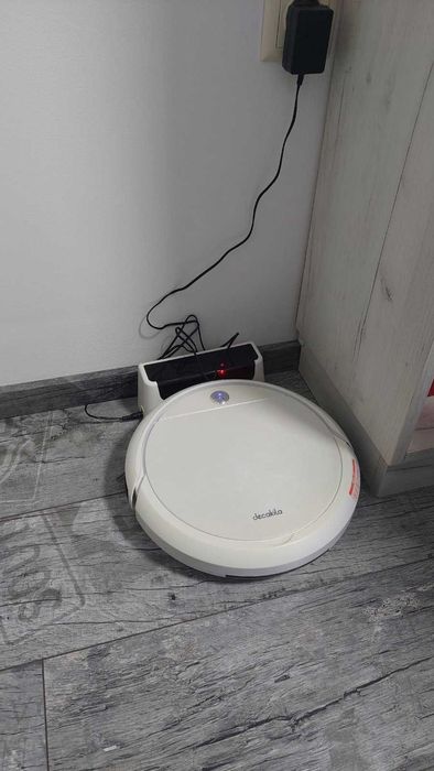 Прахосмукачка робот с жироскоп Decakila, Бяла
