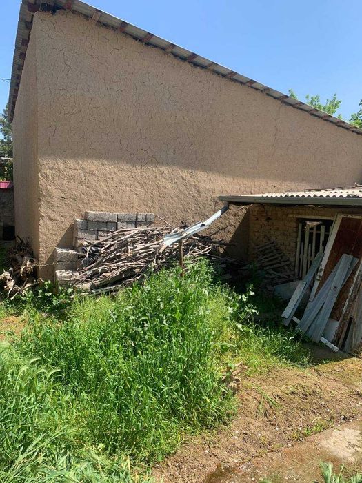 Хозяин продает дом с участком. Площадь участка 2.8 соток. 80 000 у.е