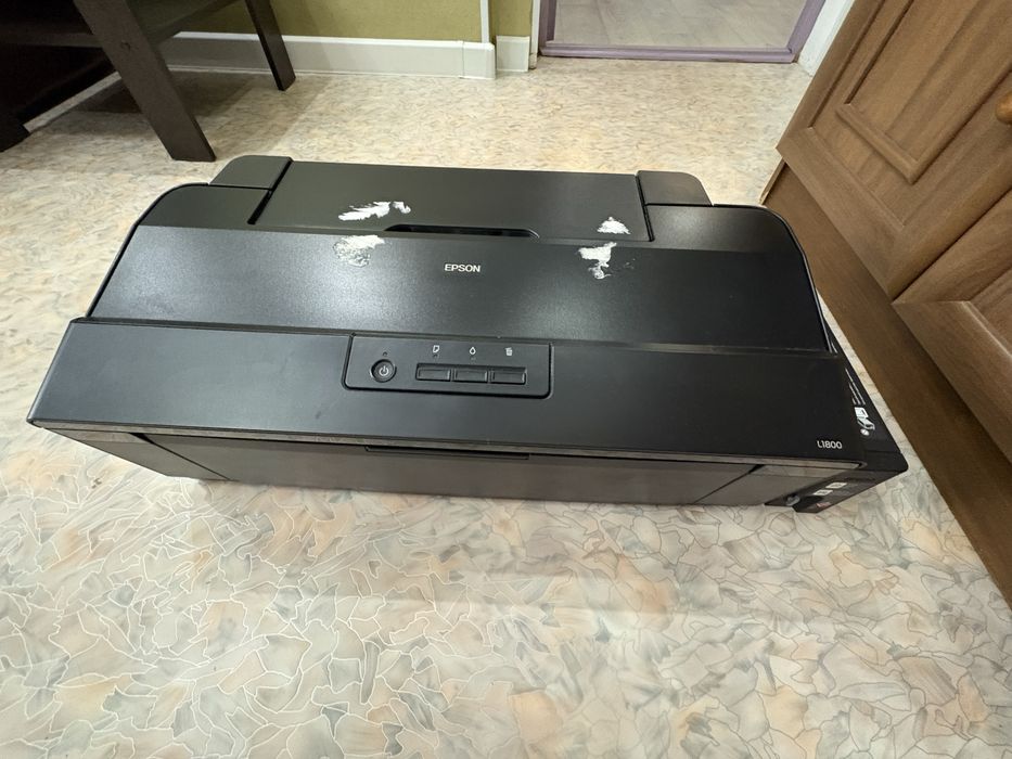 Принтер EPSON с бумагой