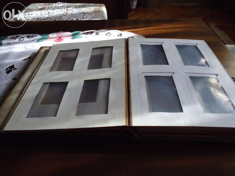 Старинен албум за снимки с кожени корици