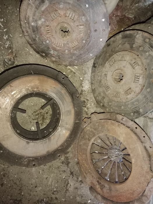 Продам комплект новой резины