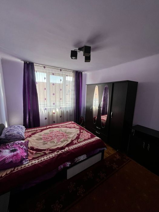 Închiriez apartament