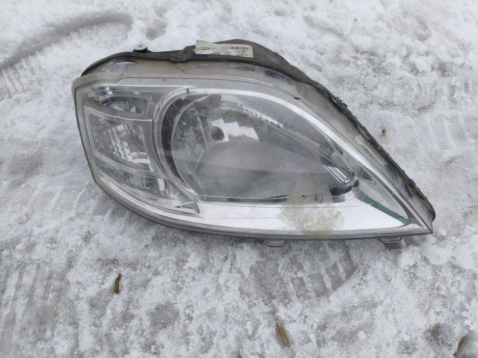 Стекло фар Ларгус.