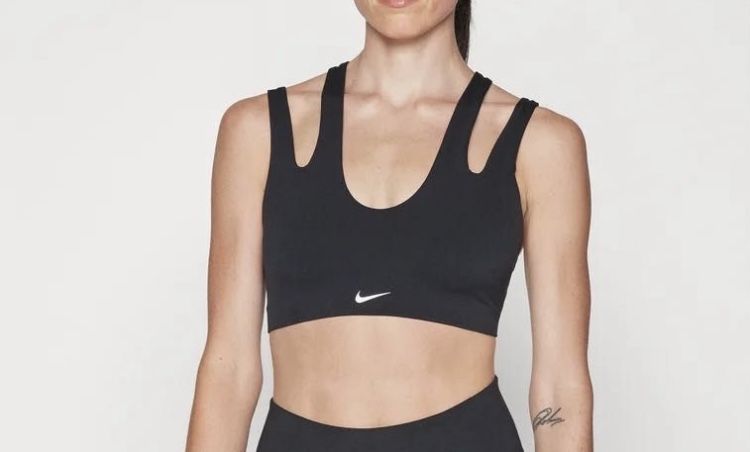 Спортни сутиени/ бюстиета nike