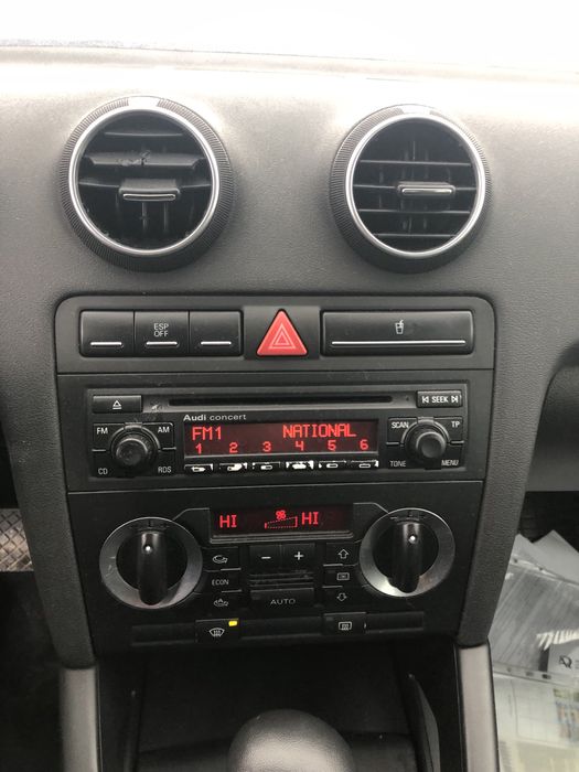 Usa Portiera Audi a3 8p 1.6 mpi BSE stangai dreapta 2007 LY7W COD