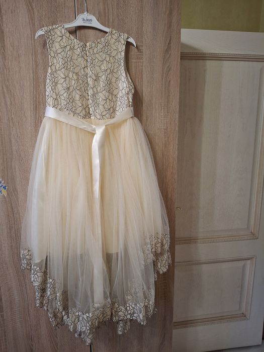 Нарядное  платье