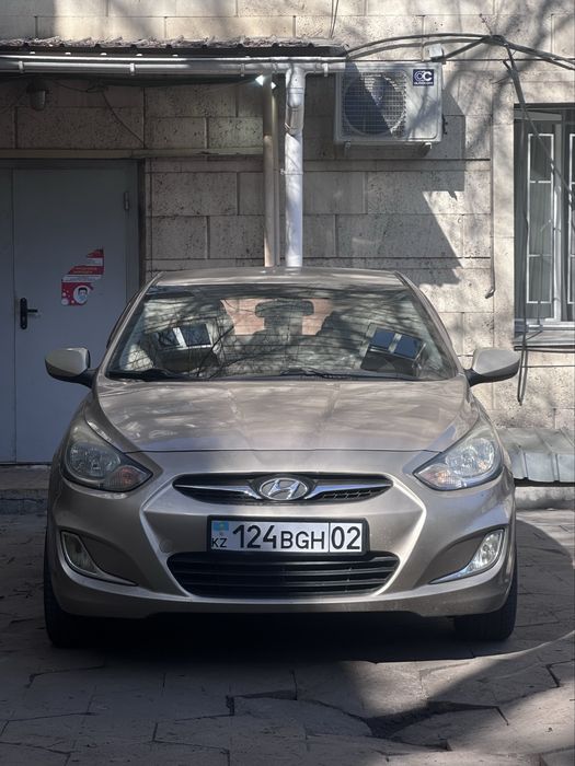 Продам бампер Accent 2012