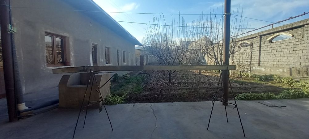 Kora sotiladi 3 metr eniga 26 sm
