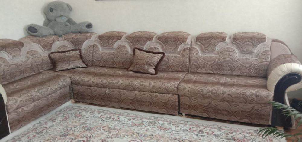 Продам Диван угловой, б/у