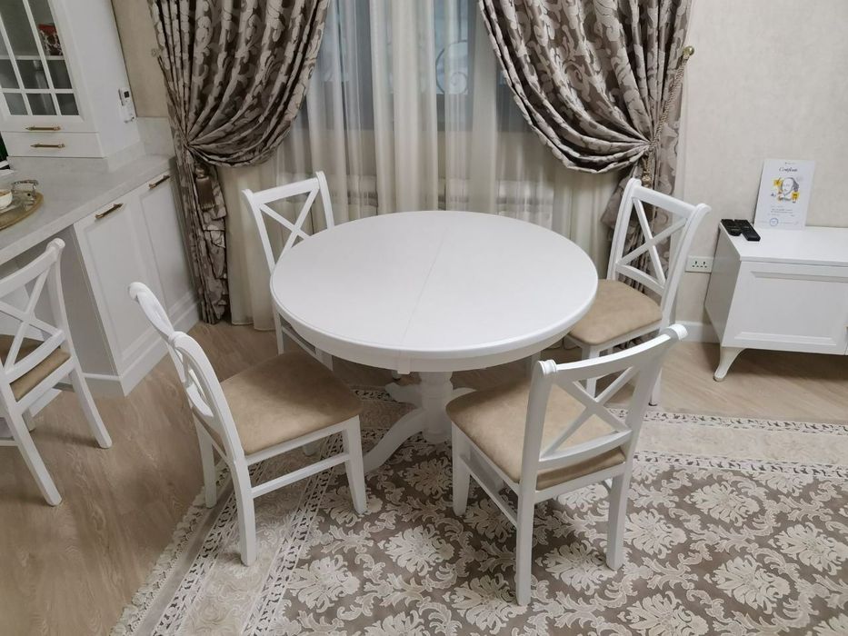 Круглые столы раскладные и нет