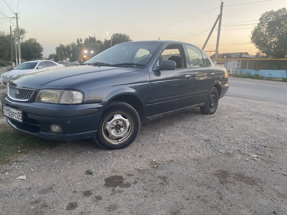 Nissan sunny 2000 год