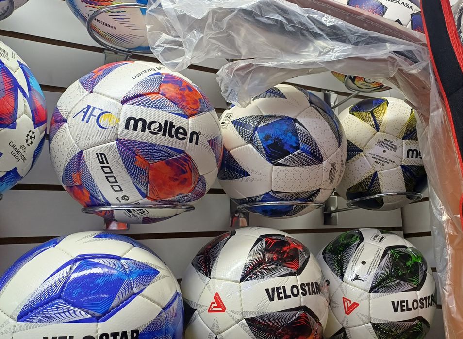 Футбольный мяч BALLONSTAR TENTH Мolten