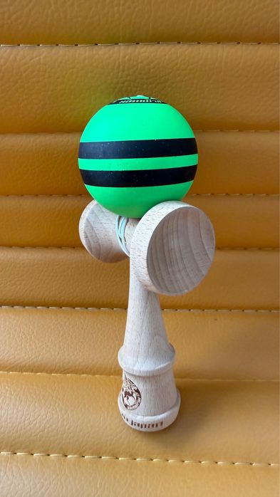 Kendama profesionala Samurai, lemn fag, verde