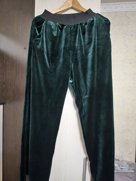 Продается брючный костюм б/у