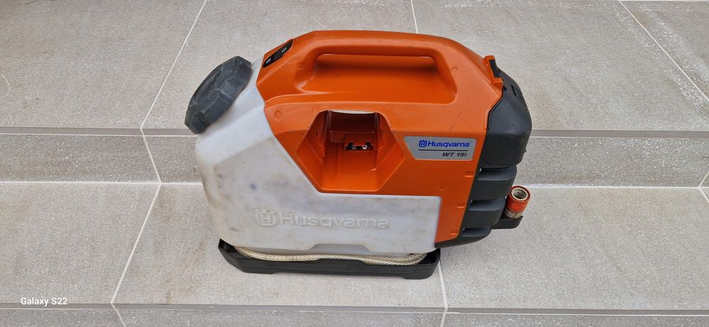 Husqvarna pompă de apă pe acumulator