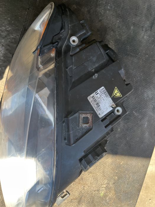 Far dreapta fata Audi A4 B7 Bi-xenon
