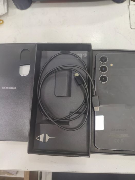 Продам Samsung s24 fe 256 gb