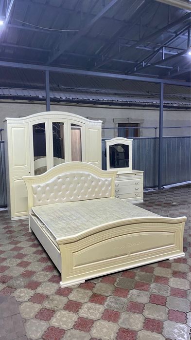 Спальный гарнитур + доставка