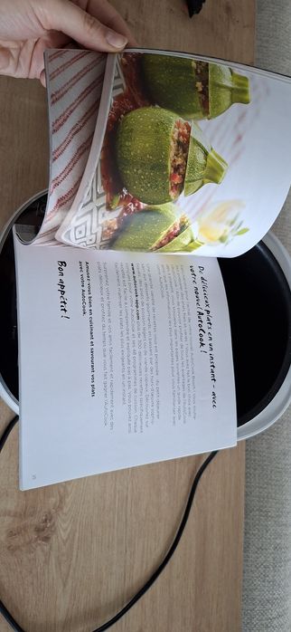 Multicooker Bosch MUC11W12, 940 W, 5 L, 48 programe, Timer, Alb/Negru