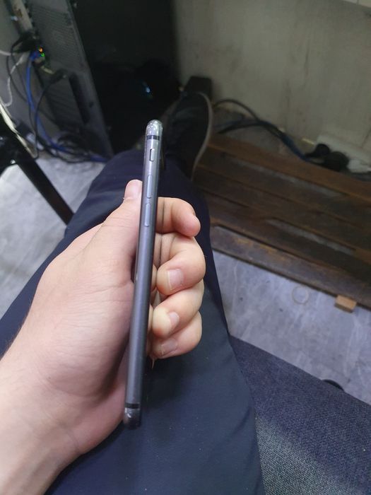 Iphone 8 qora rangda 64gb