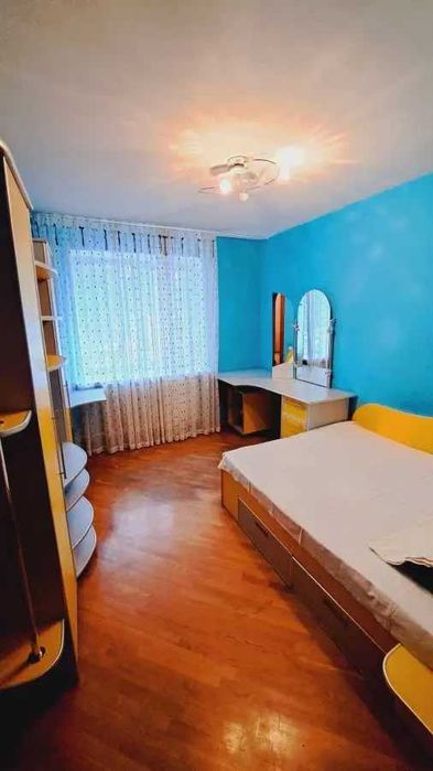 Дава се под наем Тристаен апартамент в София, Зона Б-5 - 89 кв.м за 663 € - Снимка #2