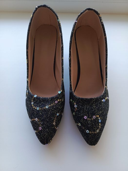 Продам туфли женские 42р.