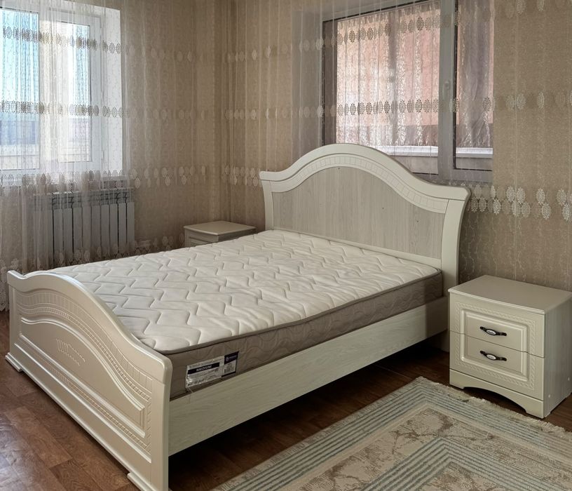 Продам спальный гарнитур