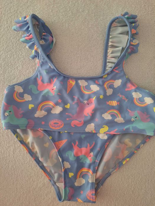 Два комплекта детски бански с малко подаръче