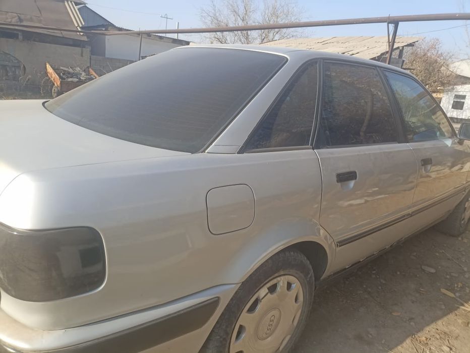 Ауди .б 4 хорошие состояние