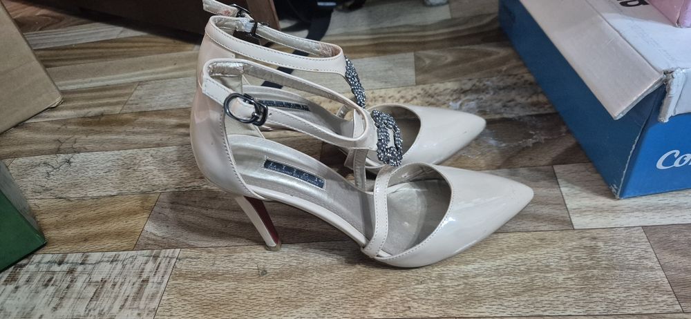 Туфли бежевые лето